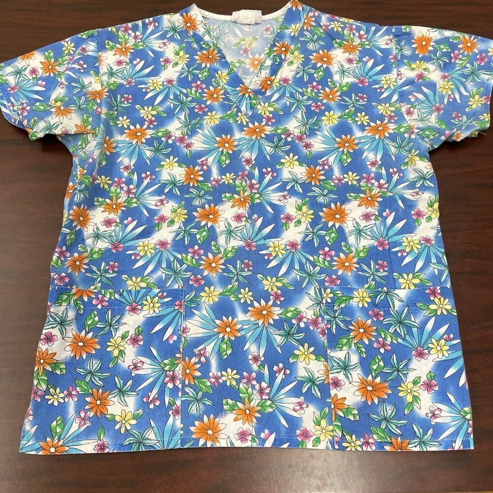 Peaches Uniforms Floral Scrub Top